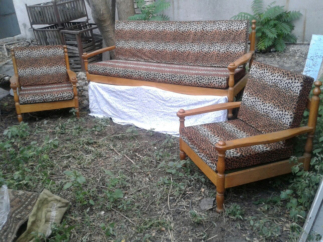 Мягка мебель:диван,два крісла б.у.
