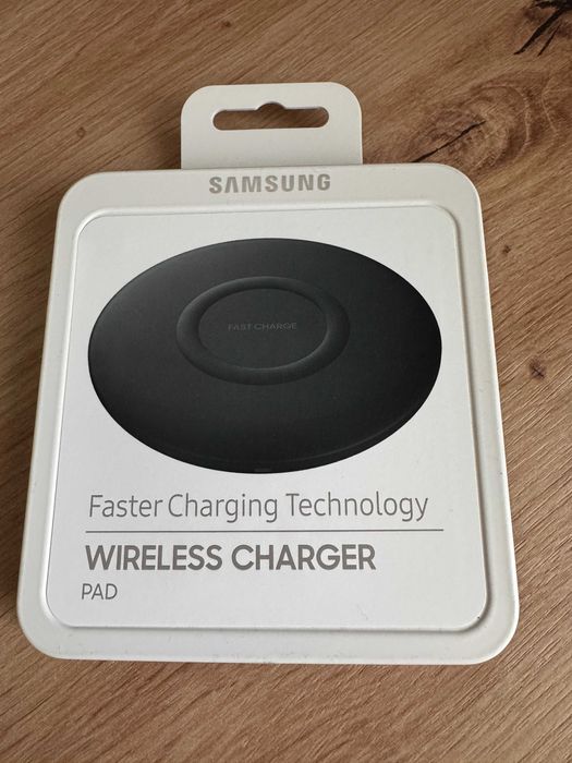 Ładowarka indukcyjna Samsung EP-P1100 Fast Charging
