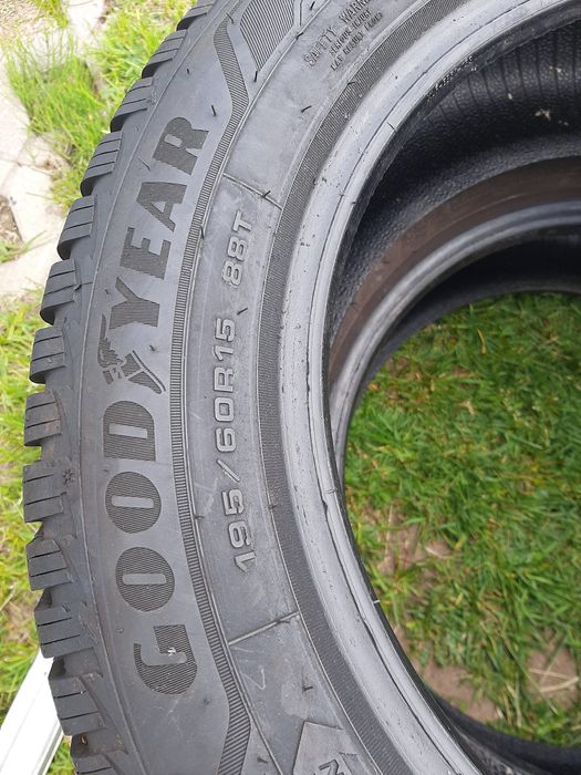 2x Opony zimowe 195/60R15 GoodYear UltraGrip 9+ 7mm