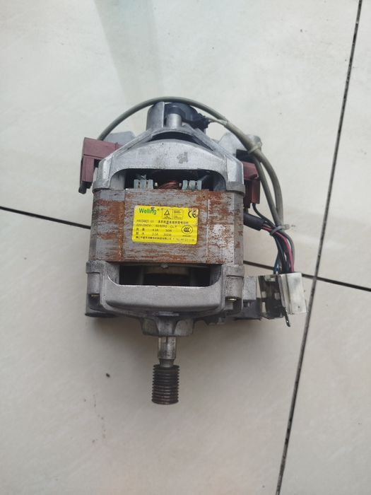 Продам двигатель от стиральной машины LG