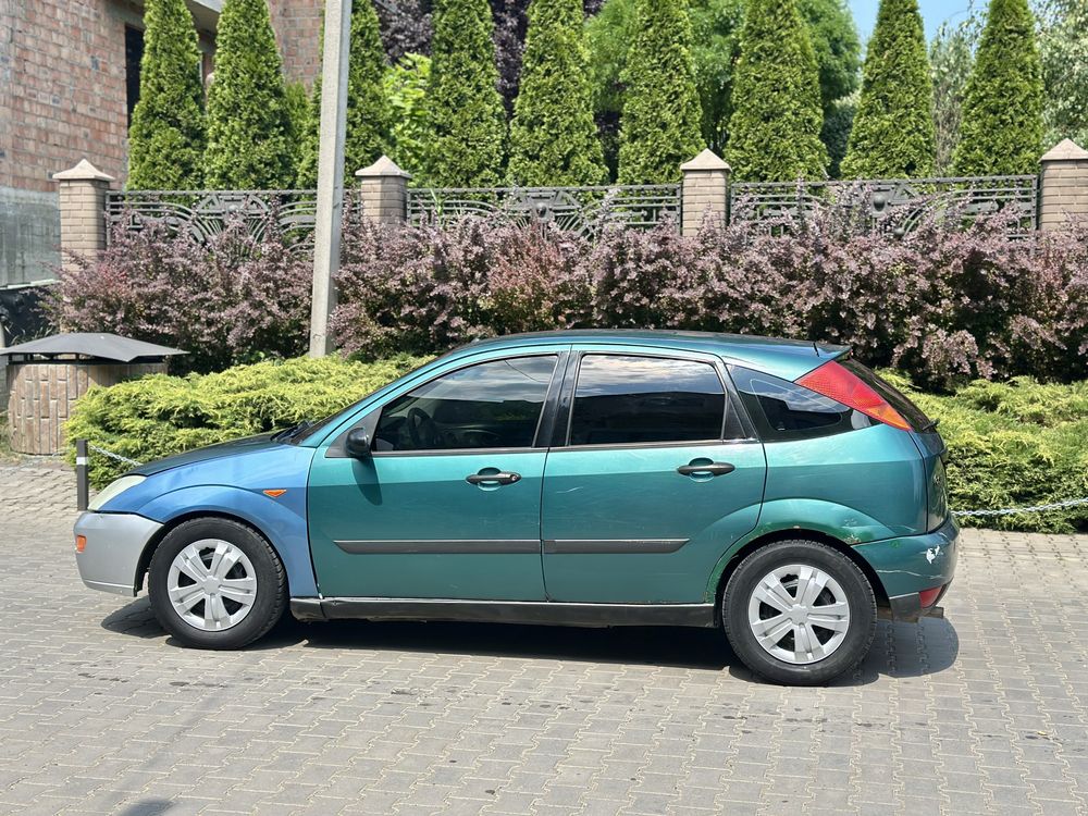 Продам Ford Focus 1998 рік,1.6 Бензин.