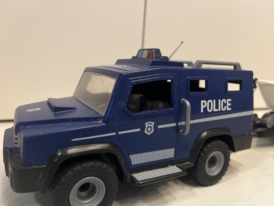 Playmobil 5187 City Action Policyjny Jeep z Motorówką