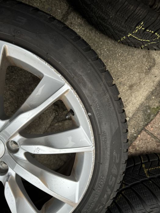 Koła zimowe 18 Volvo S90 V90 oryginał + ładne Pirelli