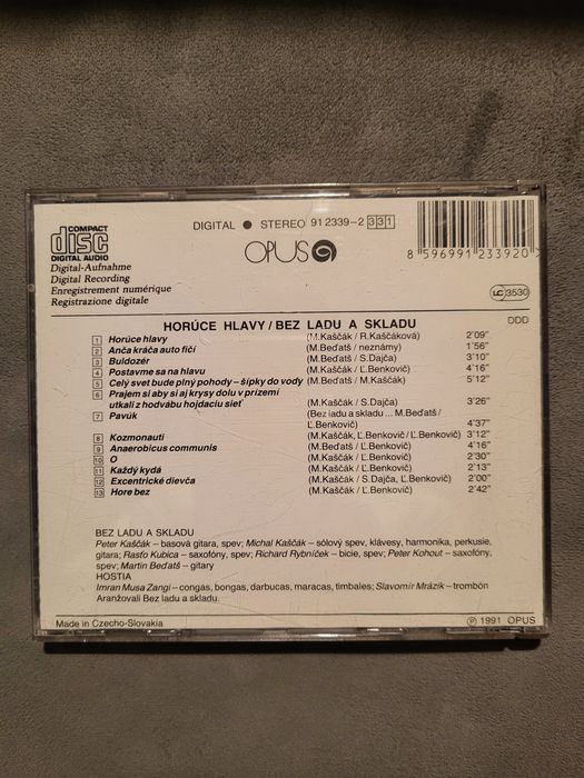 Bez ladu a skladu - Horúce Hlavy CD stan bdb