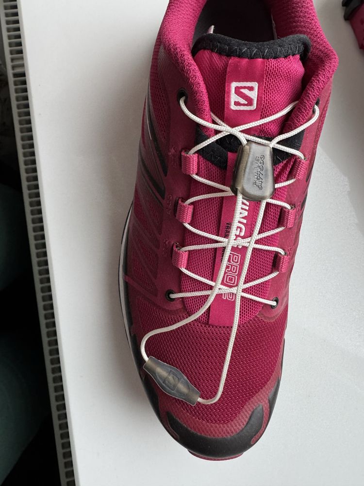 Salomon outdoor жіночі кросівки