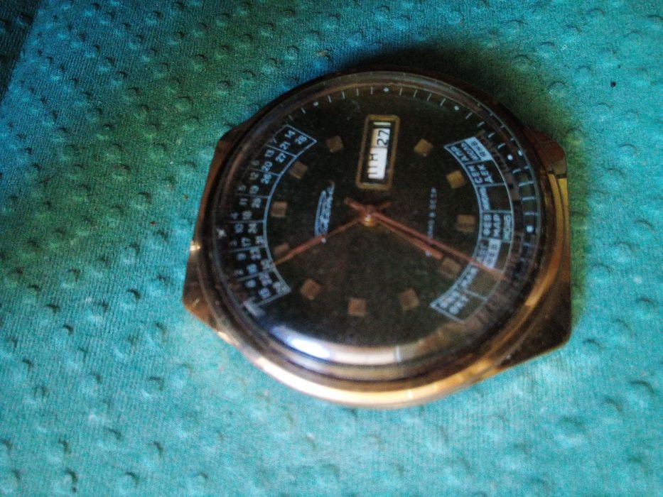 Годинник Ракета вічний календар,позолота