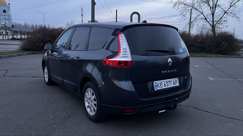 Renault Scenic lll 2010 год АКПП
