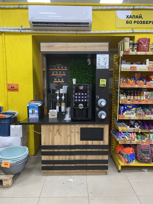 Продається готовий бізнес — кав’ярня самообслуговування в центрі міста