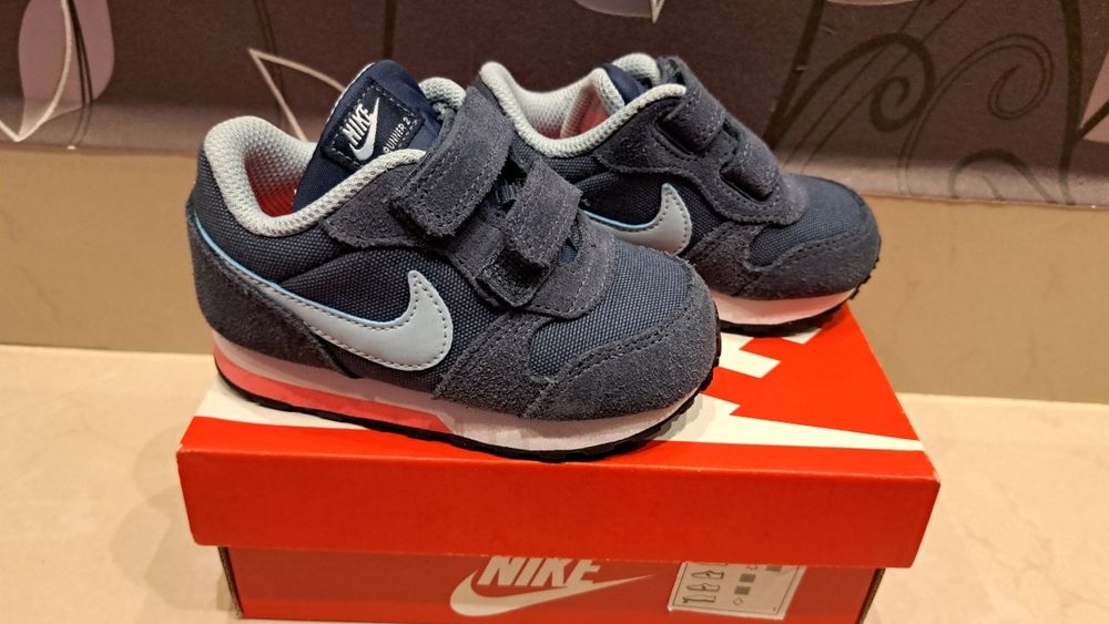 Buty dziecięce na rzepy Nike MD Runner r. 22