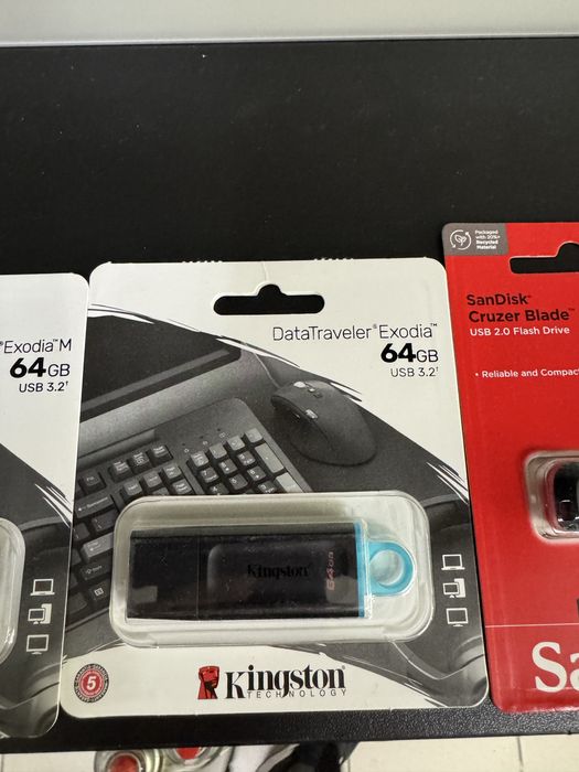 Pendrive rózne nowe