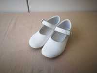 Sapatos brancos Chuches 29