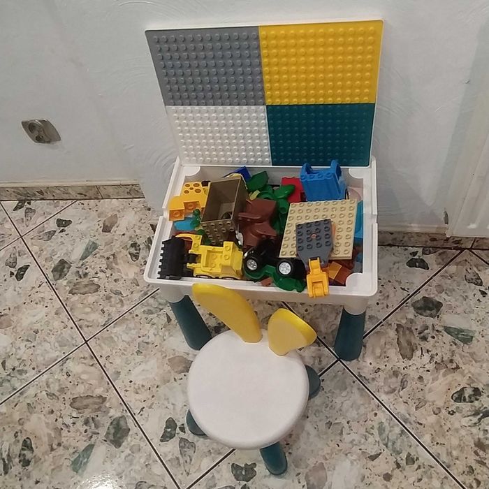 Stolik z klockami LEGO Duplo