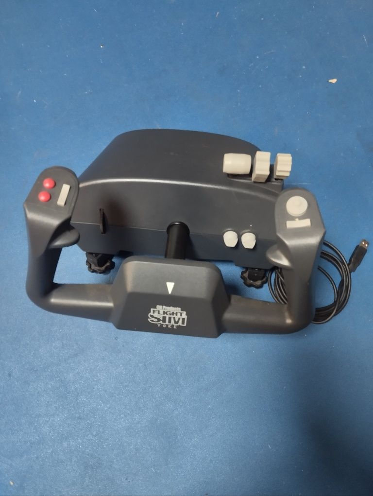 Comando CH Flight Sim Yoke + Pro Pedals