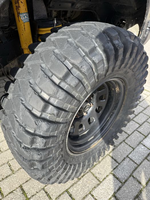 Conjunto Pneus Maxxis Trepador 37 + Jantes 17”