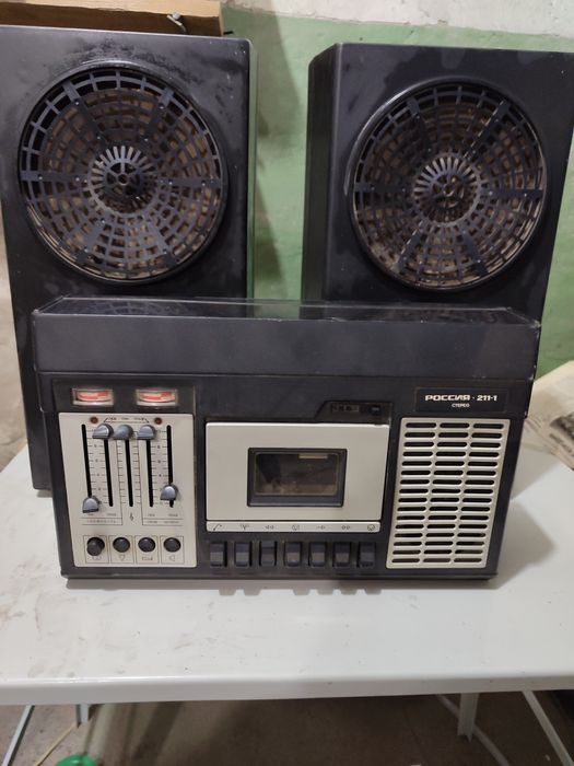 Продам  магнитофон и колонки 6АС-503