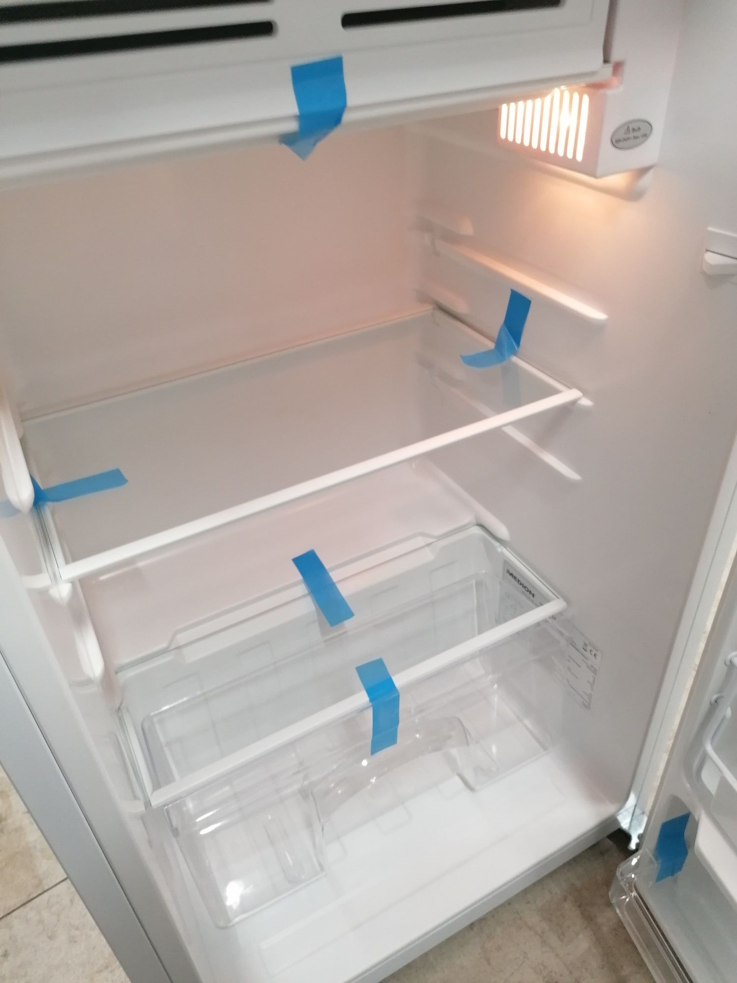 Lodówka z mini zamrazarka