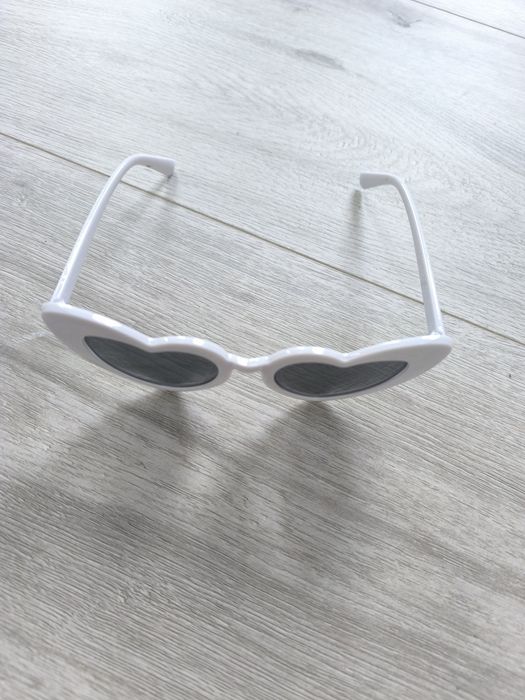 8 sztuk okularów białych serc do zdjęć nowe