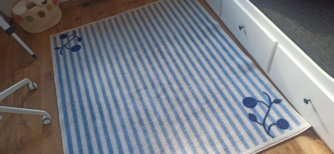 oddam Ikea niebieski dywan gulsparv 133x160 dziecięcy