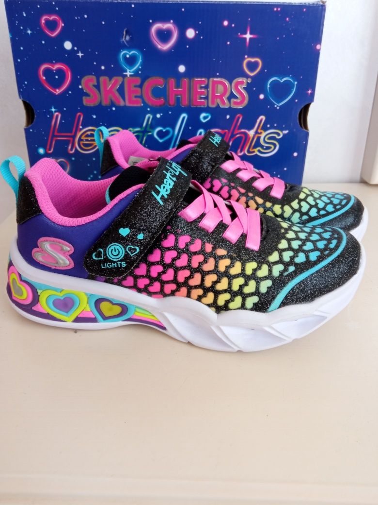 Кроссовки Skechers S Lights: 25 р (17)