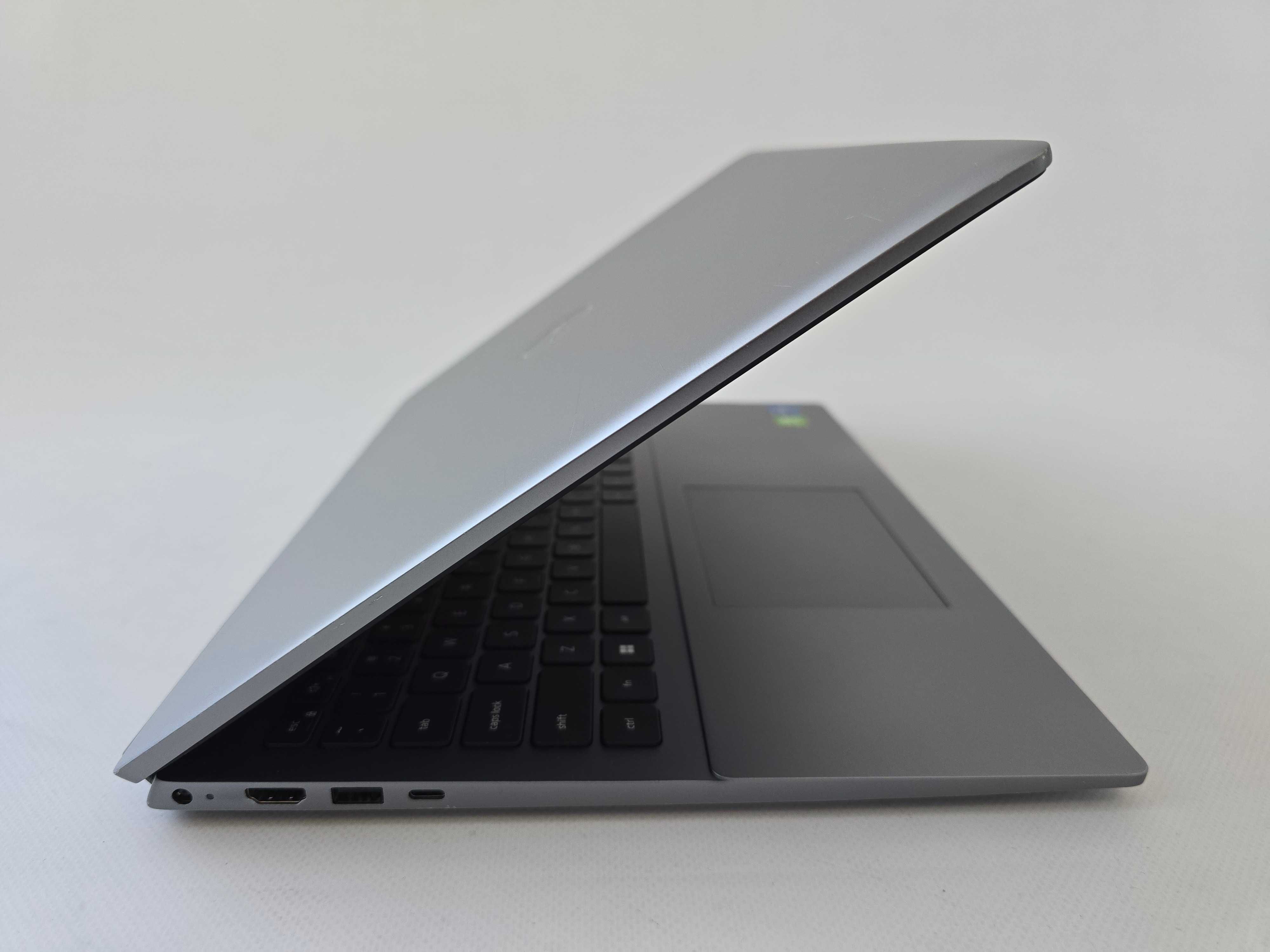 Dell Vostro 16 5620 (2022) I7 1260P/Nvidia MX570 A/RAM 16GB/SSD 1TB