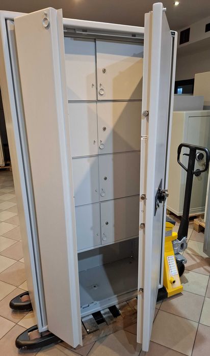 Szafa pancerna metalowa Konsmetal, klasa S1, dwa zamki, 247 kg skrytki
