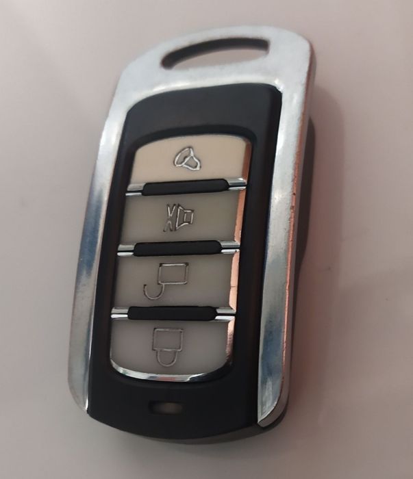 Корпус автоключа та аптечка