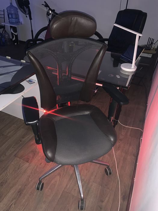 Офісне крісло ціна 3500гр