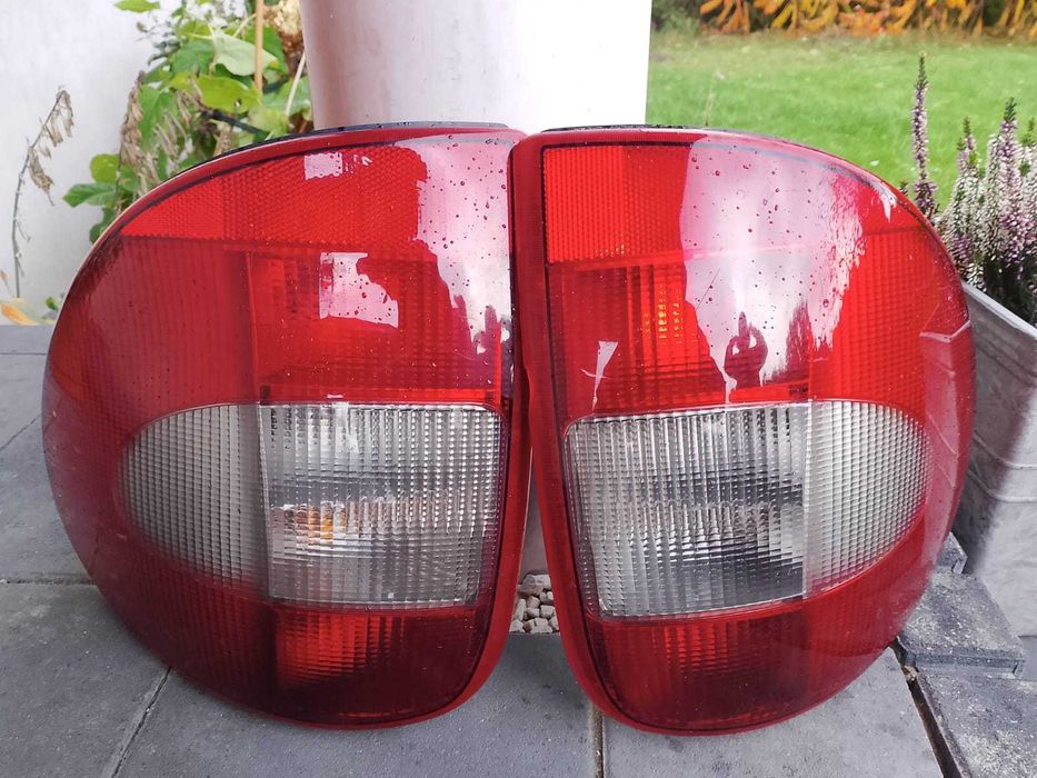 Lampy tylne chrysler voyager 2005