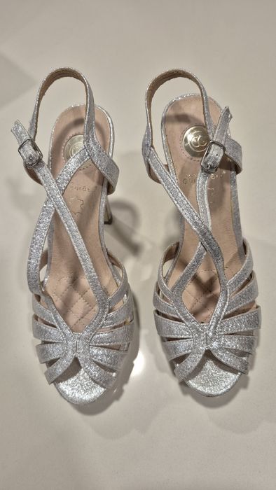 Sandálias prateadas