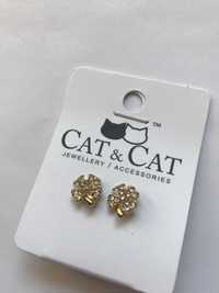Kolczyki cat&cat, NOWE, wkrętki z cyrkoniami, złote, koniczynki