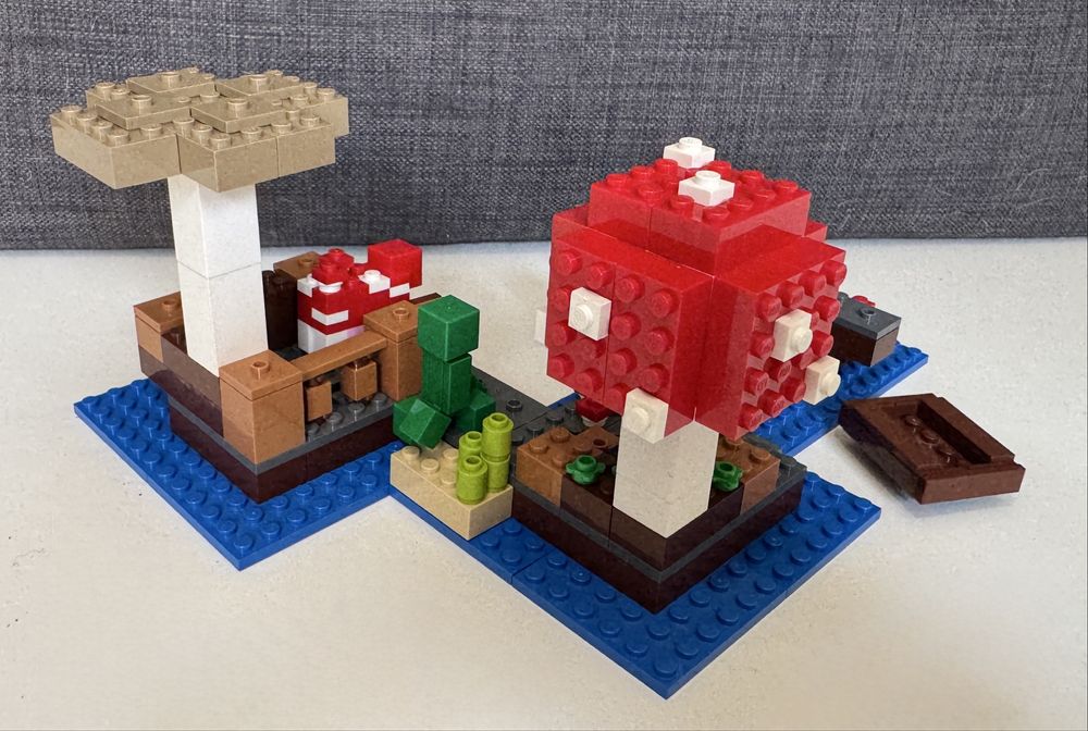 LEGO Minecraft 21129 Grzybowa wyspa, komplet z instrukcją