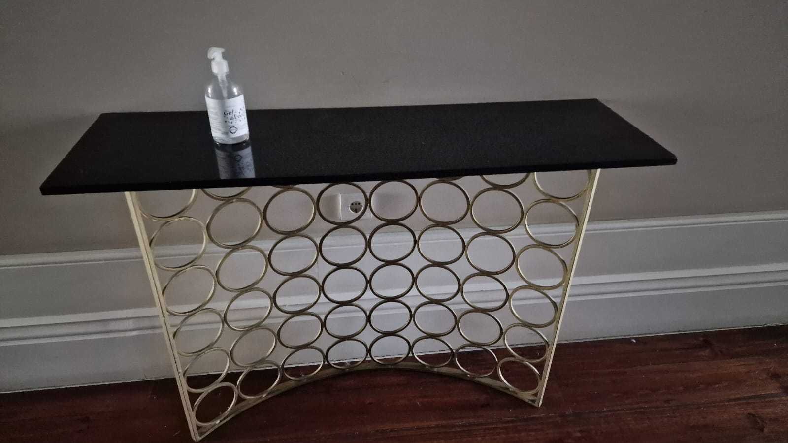 Consola Design Luxo | Tampo Negro e Base Dourada | Porto