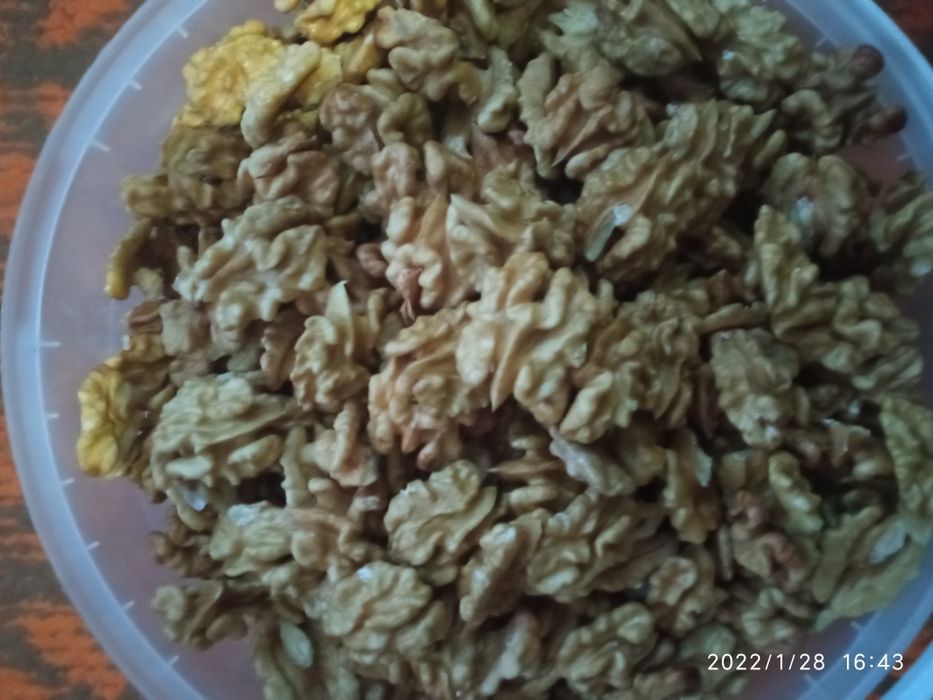 Оріхи орехи домашні