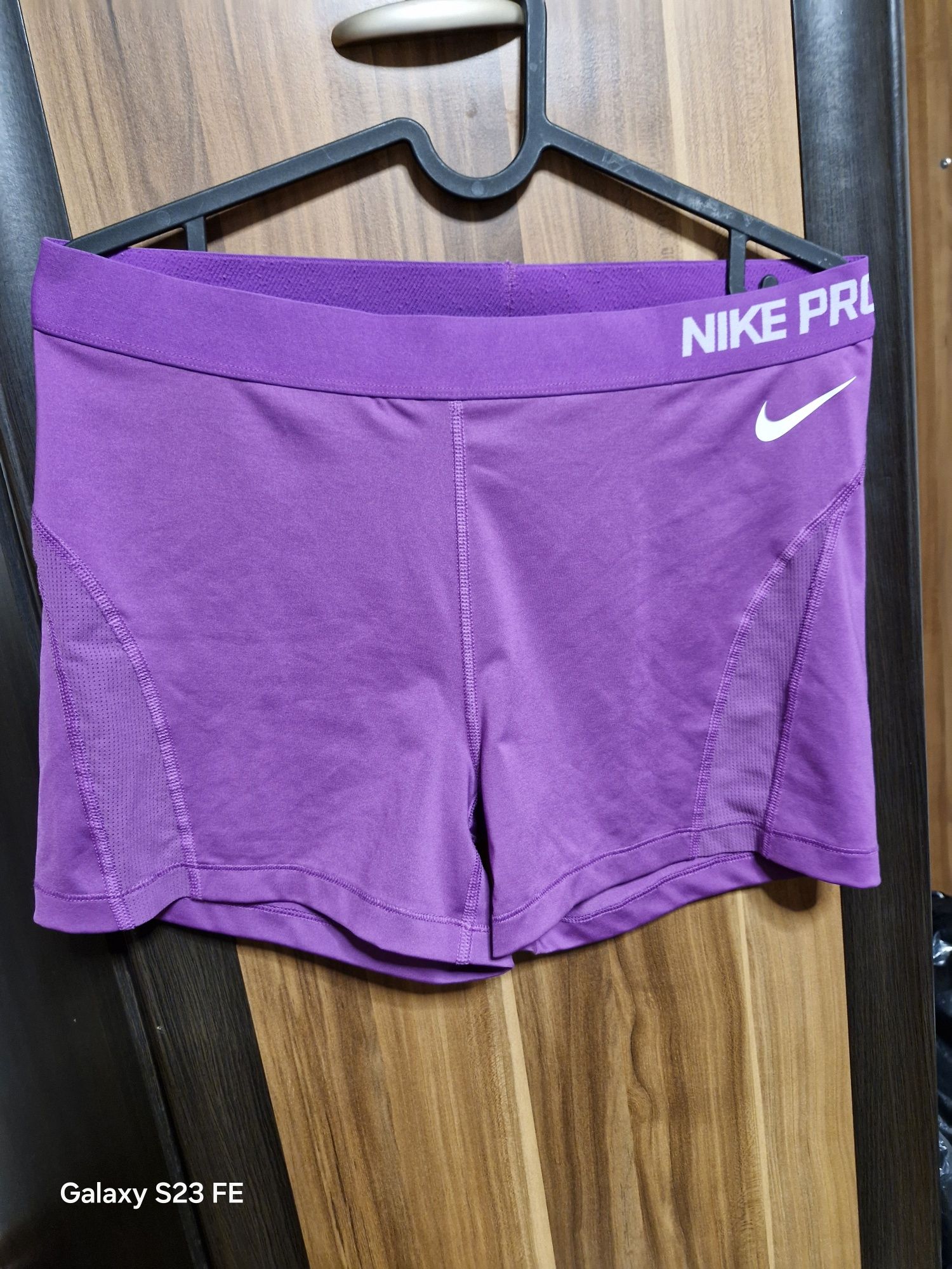 Spodenki krotkie damskie Nike rozmiar XL stan idealny