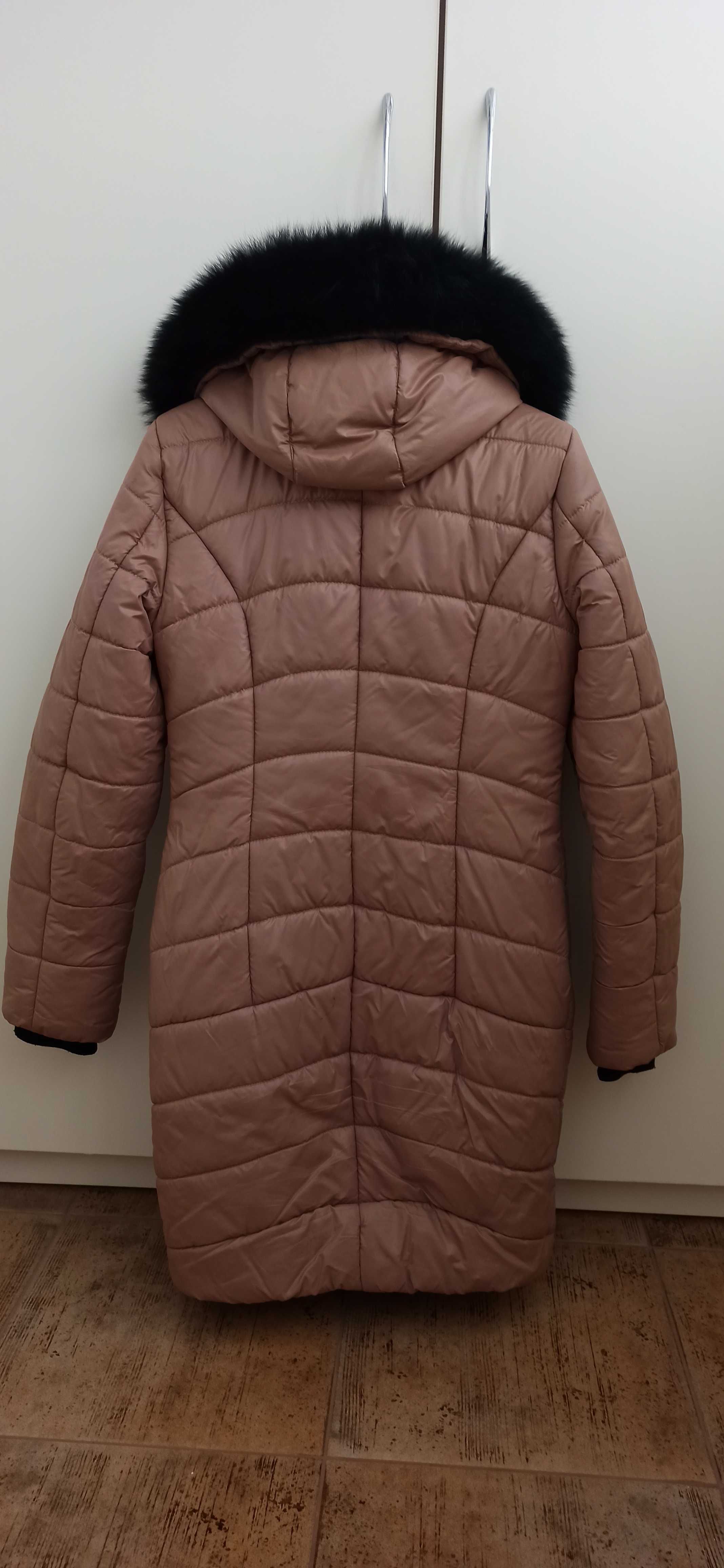 Зимова жіноча куртка 42-44 р