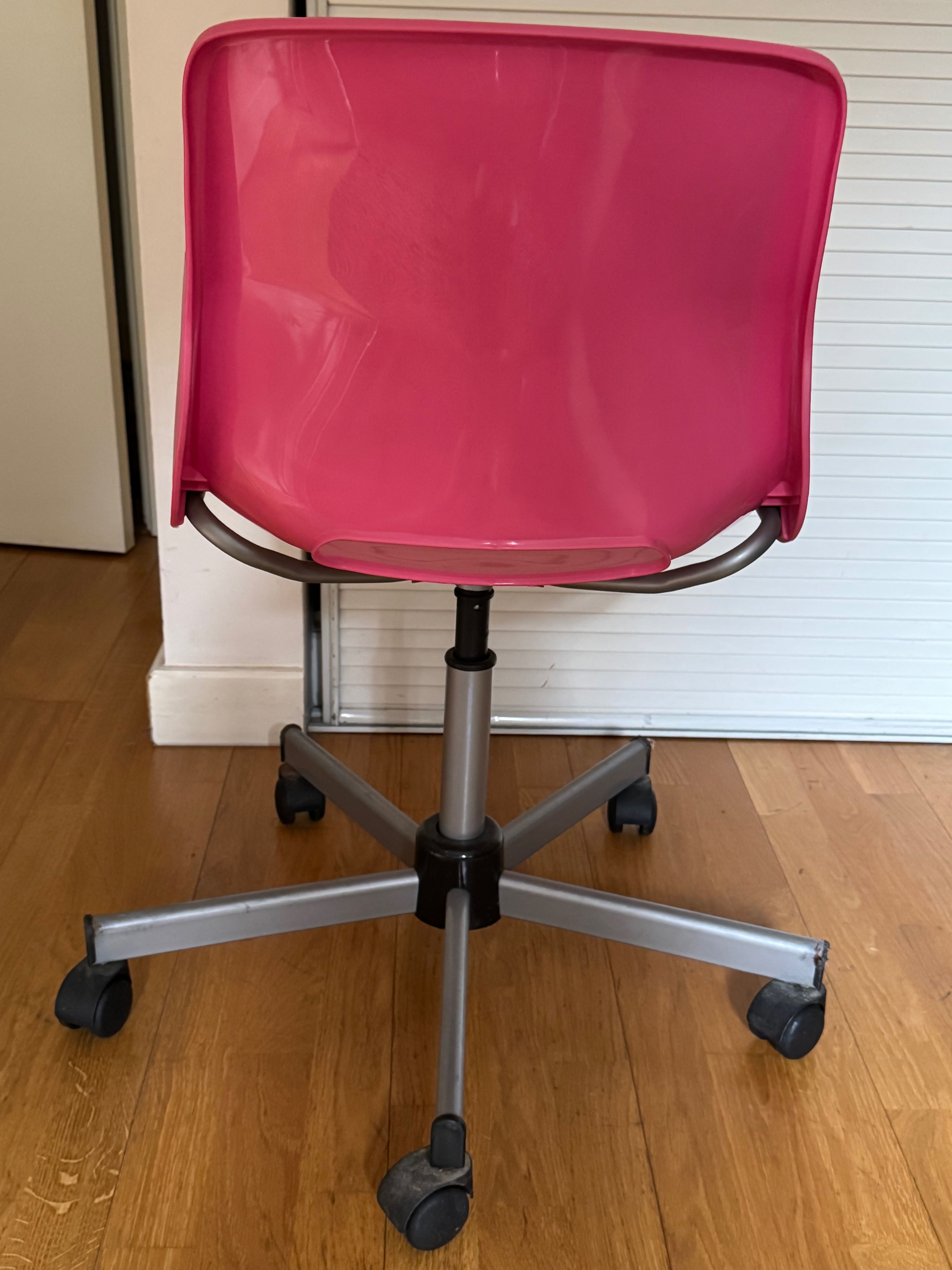 Cadeira Secretaria Rosa
