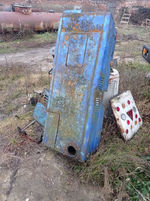 Продам капот трактора МТЗ бувший у вжитку.