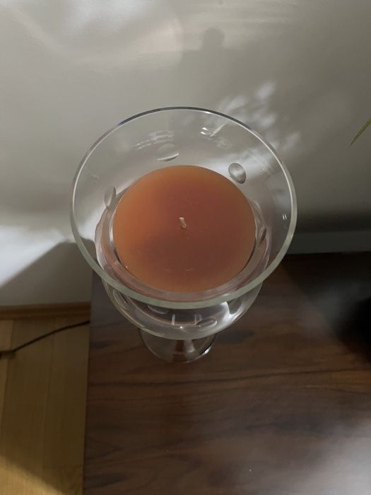 Castiçal de pé alto de vidro