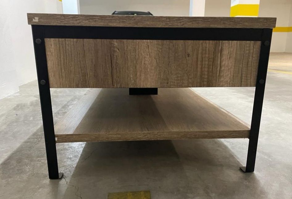 Mesa utilizável para qualquer lugar ou sítio