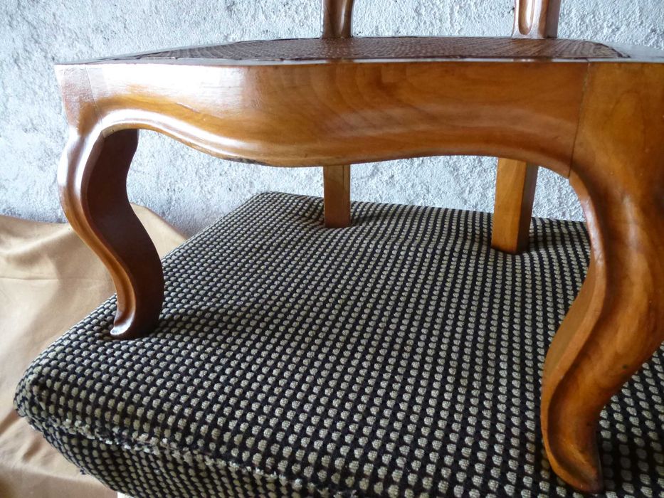 Cadeirinha antiga de costura