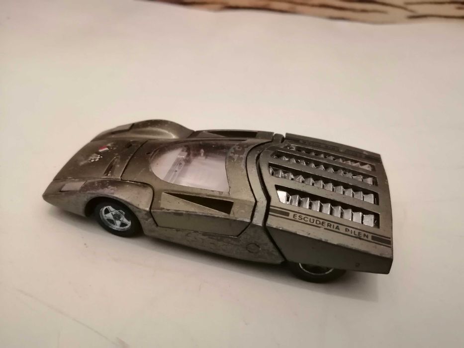 Miniatura  Dynky Toys e Corgi  1/43
