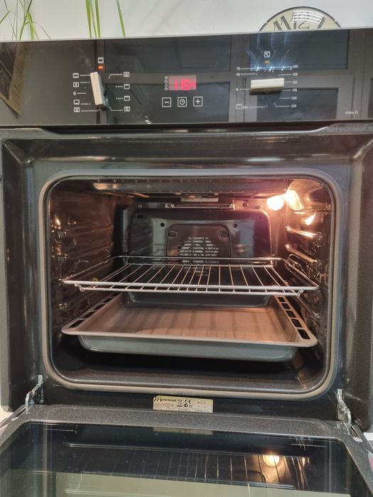 Надійна духова шафа духовка пічка плита Mastercook