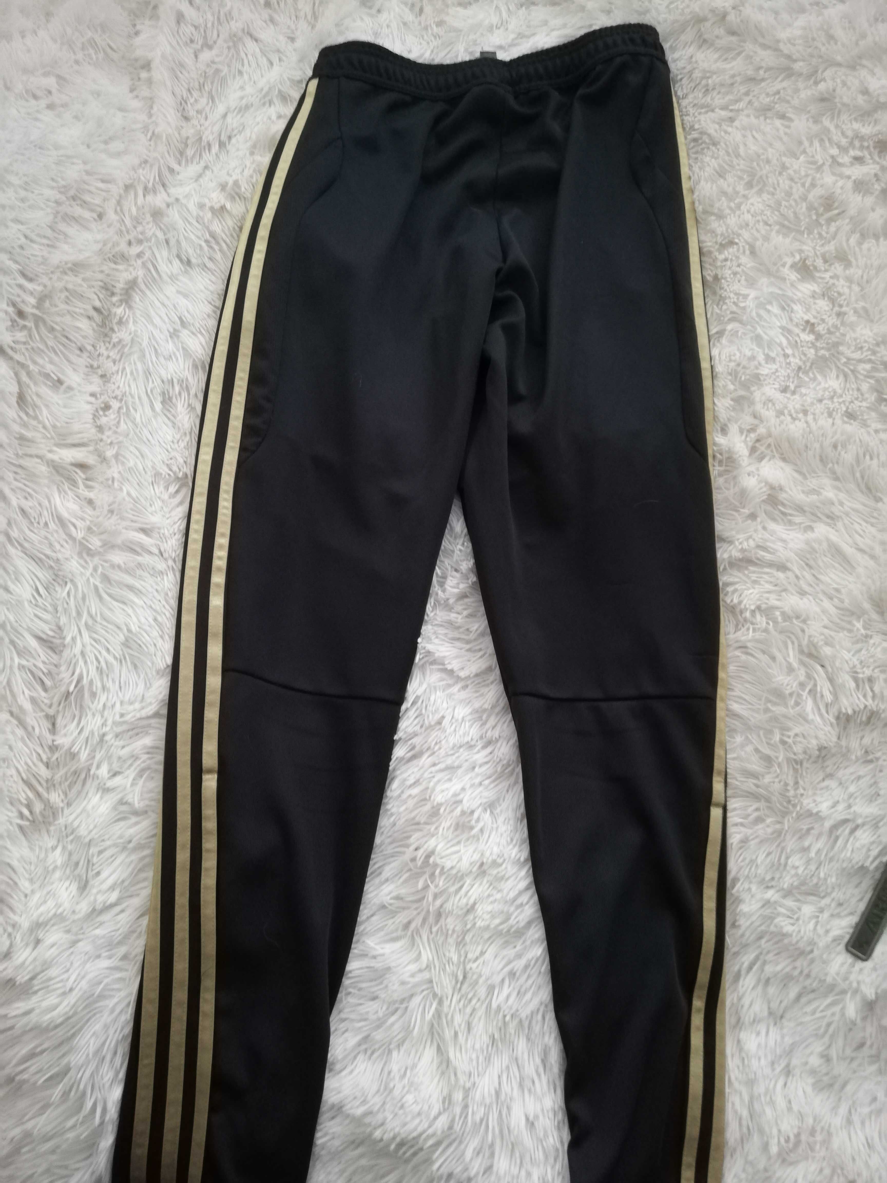 spodnie FC Real Madryt S 36 black gold spodnie adidas czarne s 36
