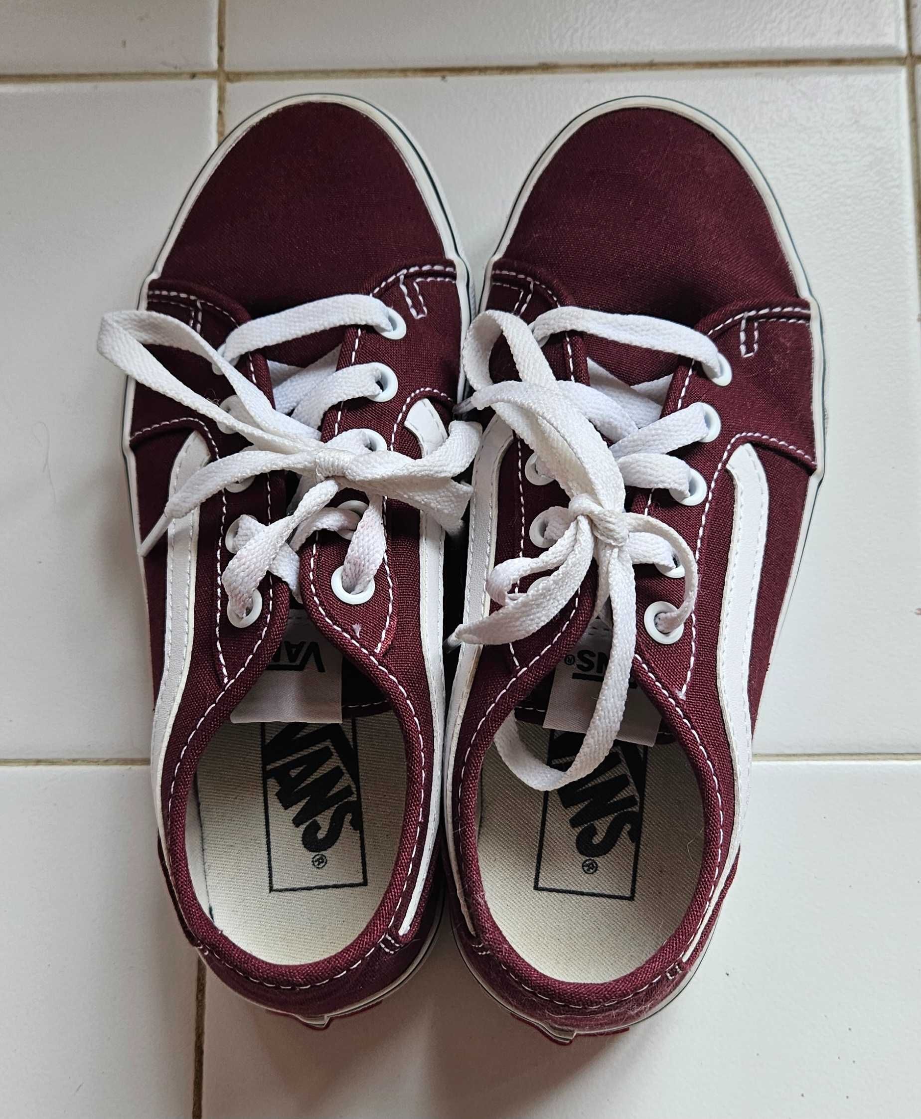Ténis da marca Vans
