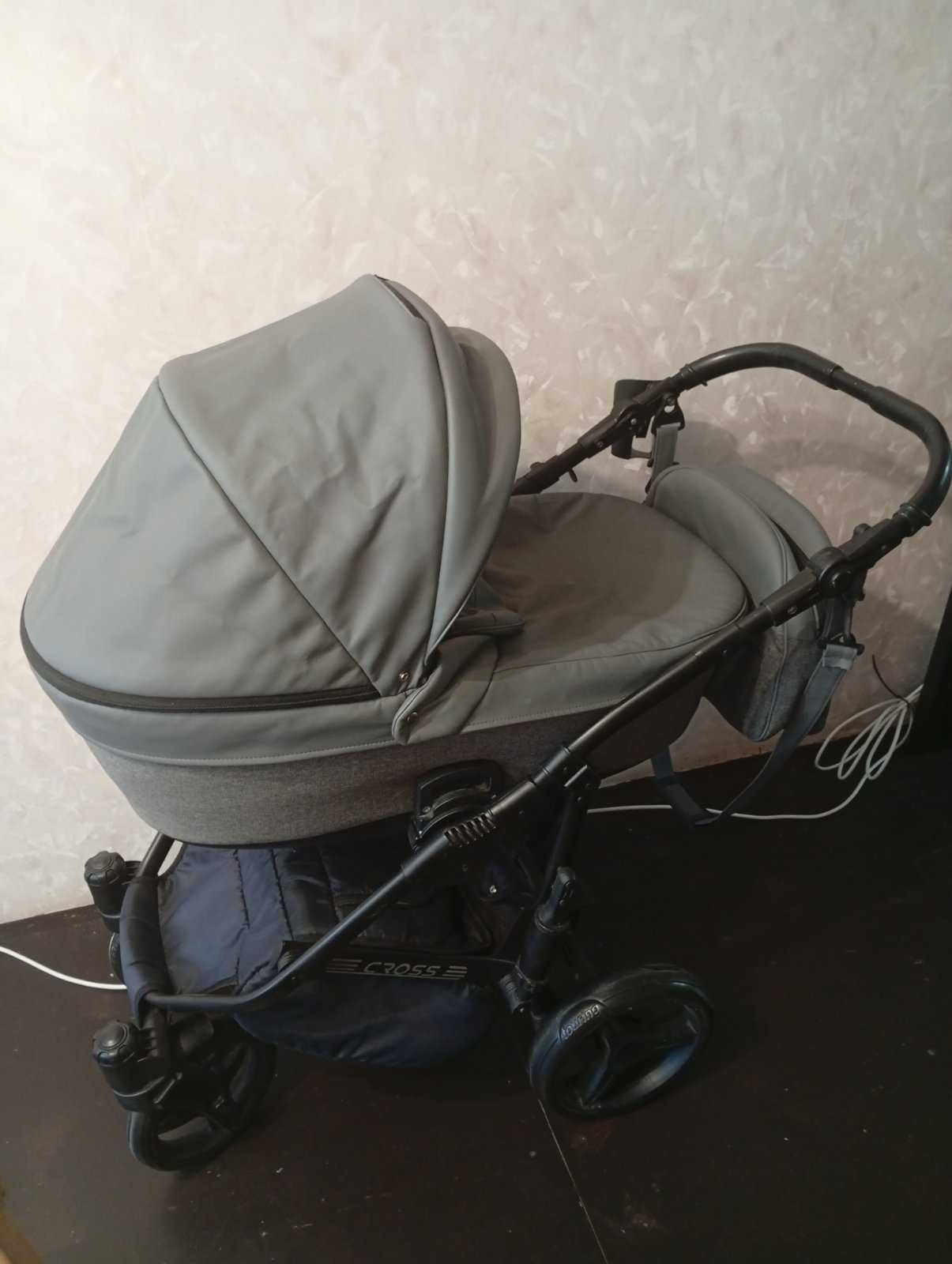 Продам дитячу коляску 2 в 1