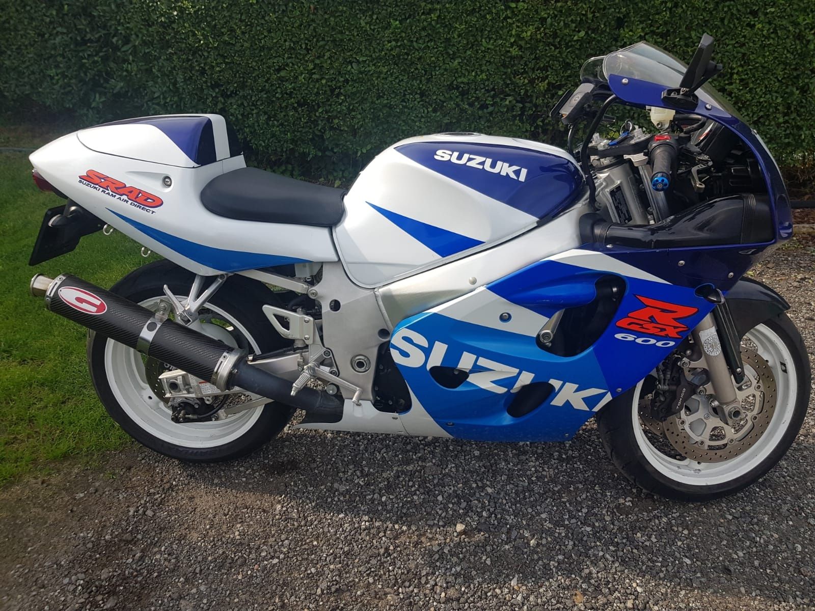 Motocykl SUZUKI GSX 600 SRAD