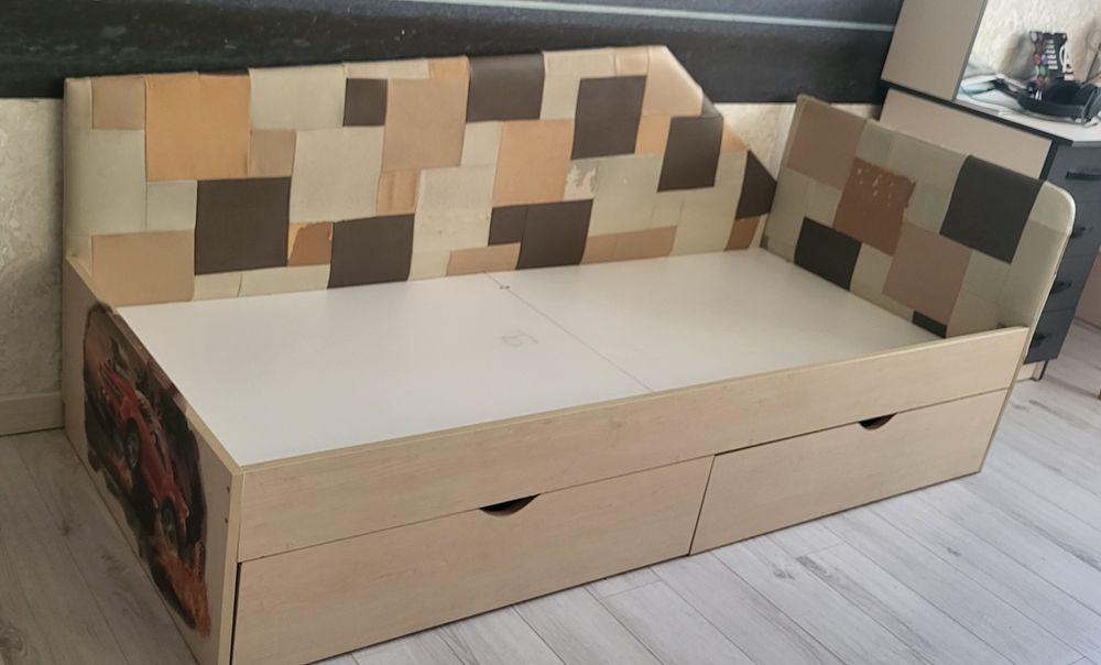 Ліжко односпальне