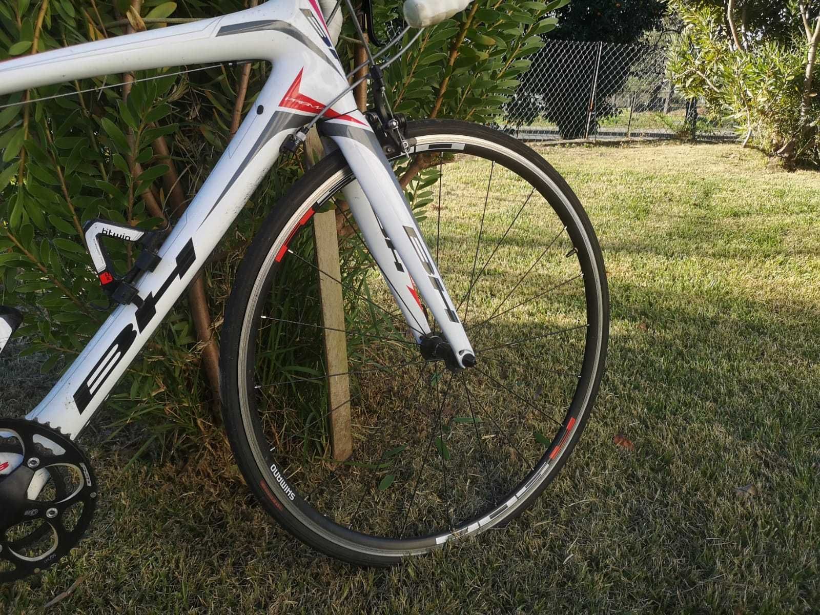 Bicicleta de estrada de carbono