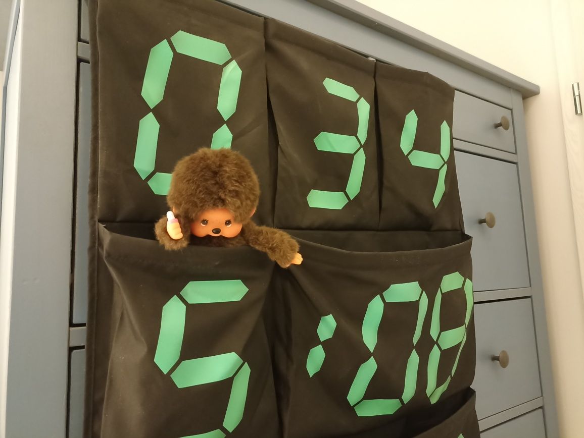 Organizer Ikea na ścianę.