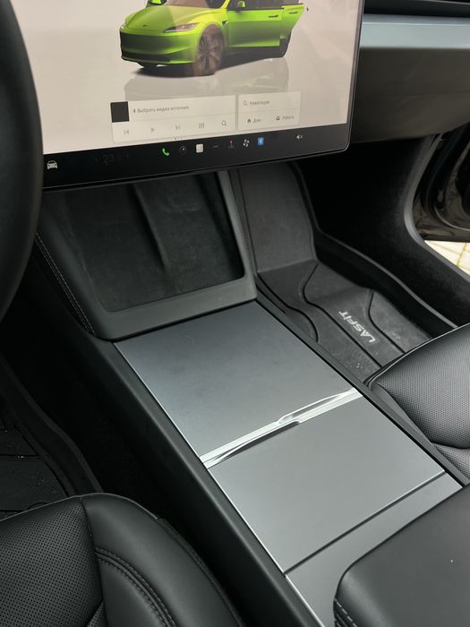 Tesla Model 3 2024 Highland